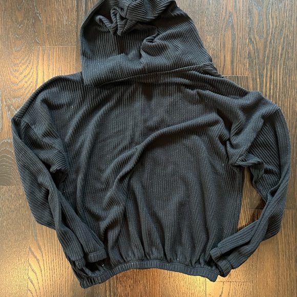 Altar’d State black ribbed sweatshirt - Picture 2 of 2